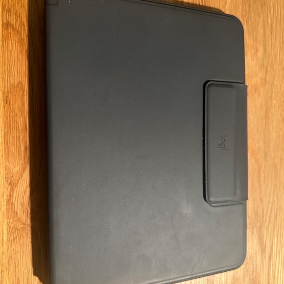 Logitech Slim Folio Pro Case for iPad Pro 11-in